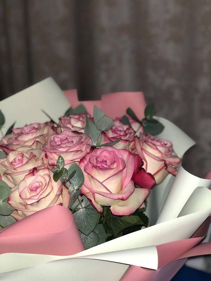 MirrorSimpleCloud workshop space where corporate flower arrangements are designed and prepared for business delivery